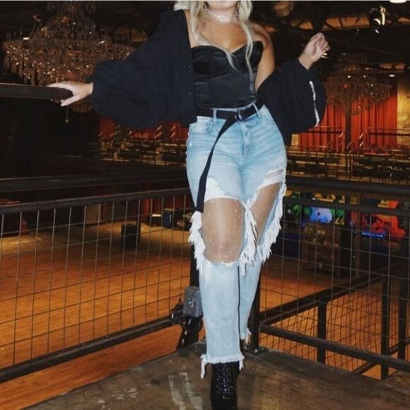 Blown Out Knee Distressed Denim Jeans - Picture 1 of 4